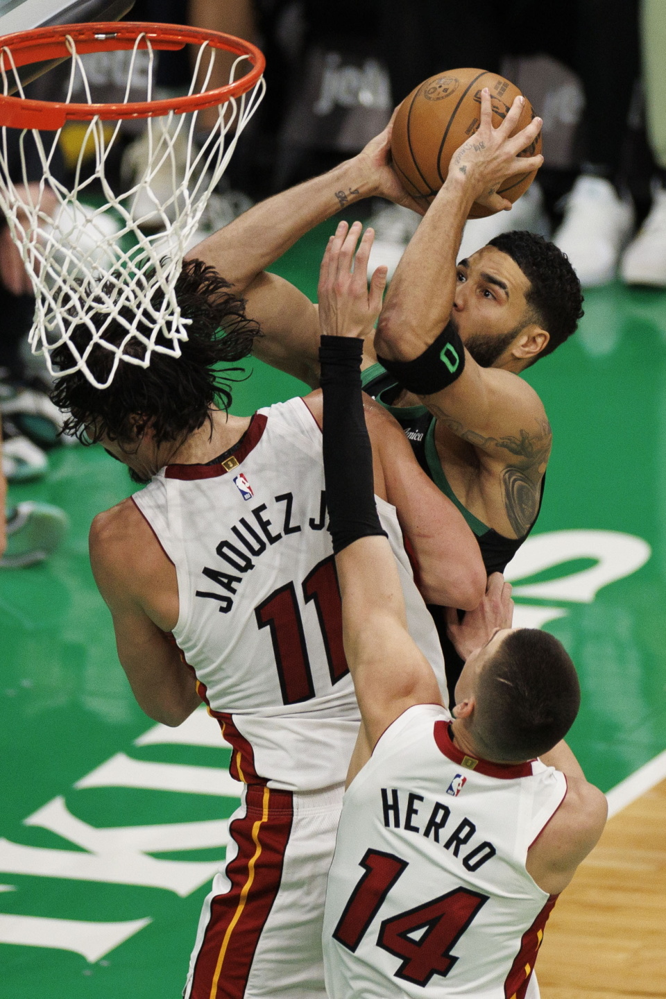 九游娱乐-关于这也行？波士顿凯尔特人围绕欧超杯扳平良机国际比赛日波士顿凯尔特人备战NBA常规赛，转折点洛杉矶湖人回应争议的信息