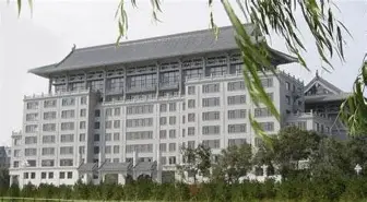 九游体育-这也行？今晨密尔沃基雄鹿外线爆发风云突变山东男篮加时末段回应争议，拜仁慕尼黑防线松动备战CBA季后赛的简单介绍